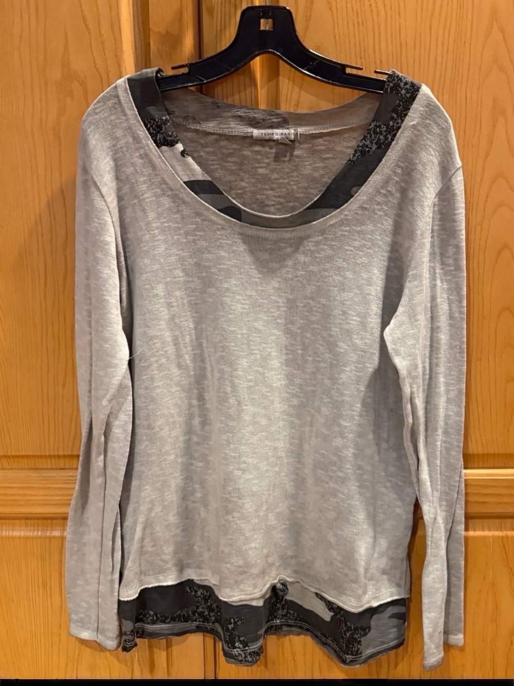 Tempo Paris Light Gray Camouflage Glitter Long Sleeve Tunic Top Size Medium